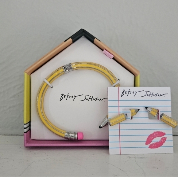 💛🔹️ Betsey Johnson🔹️Back To School' Bracelet Earrings Bundle- Yellow Edition - Picture 1 of 2